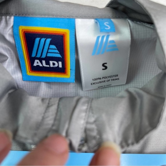 Aldi Windbreaker grey with Stripe Sleeves Size Small - Picture 4 of 7